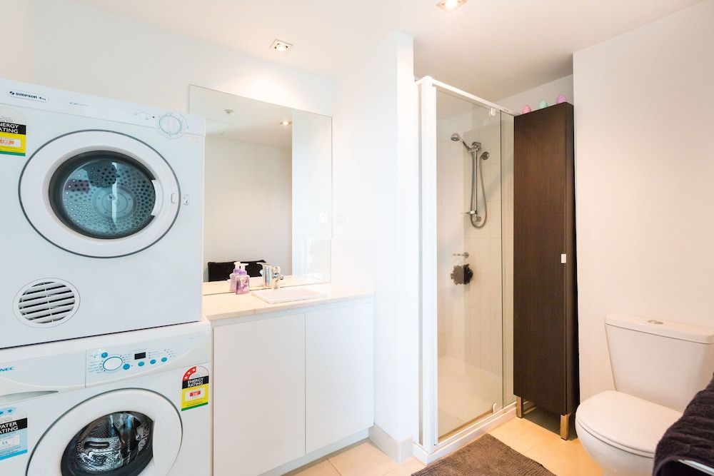 ALLINDA, 1BDR Melbourne Apartment Premium Apartment, 1 Bedroom, Balcony 14