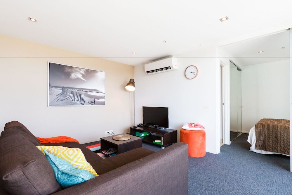 undefined ALLINDA, 1BDR Melbourne Apartment 10