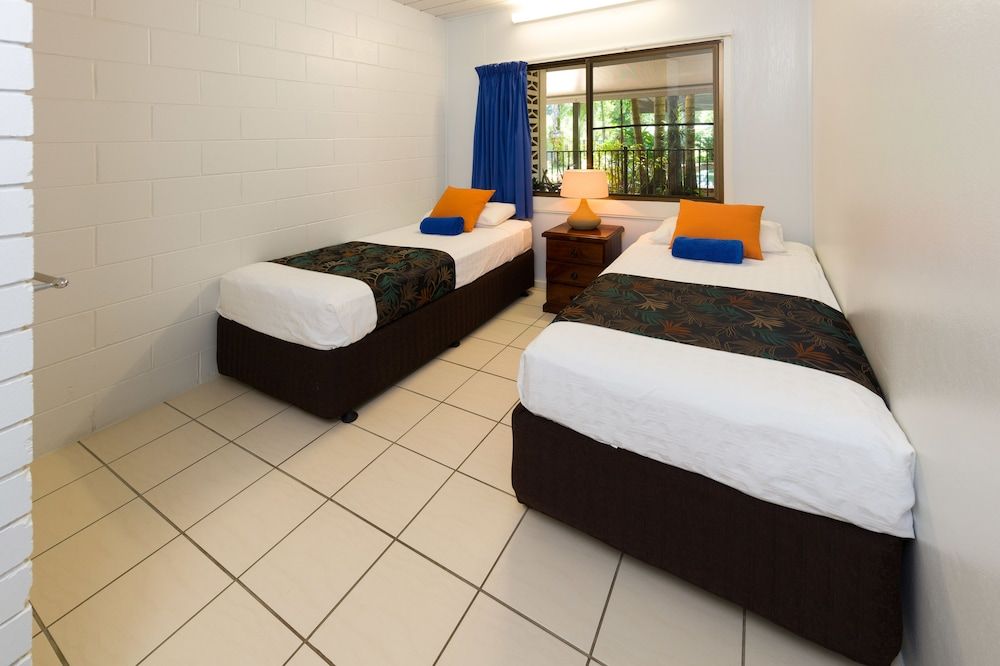 King Reef Resort Family Suite, 2 Bedrooms, Kitchenette, Poolside 2