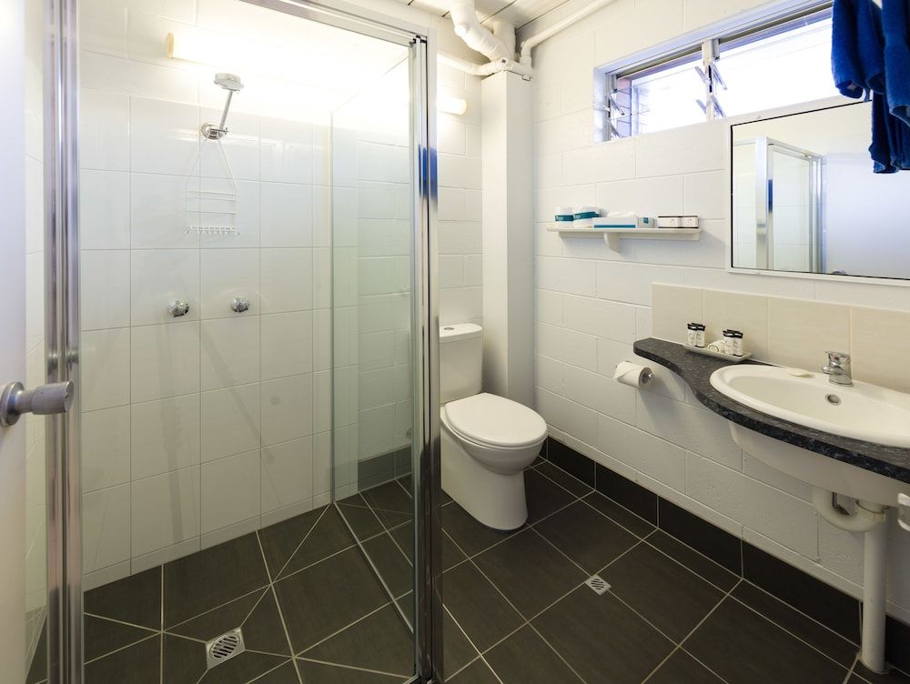 King Reef Resort Family Suite, 2 Bedrooms, Kitchenette, Poolside 3