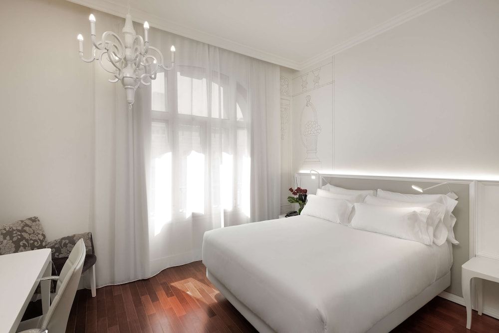 undefined NH Collection Madrid Abascal 6