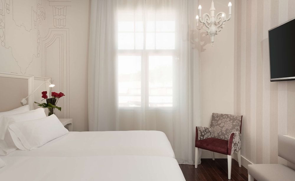 NH Collection Madrid Abascal Superior Room 4