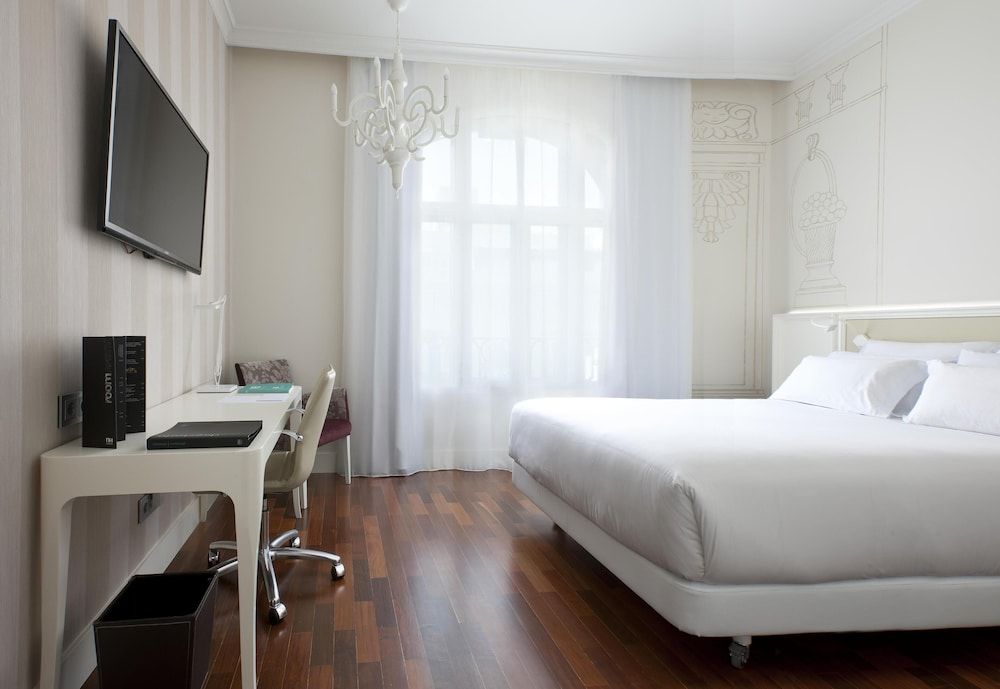 undefined NH Collection Madrid Abascal 5