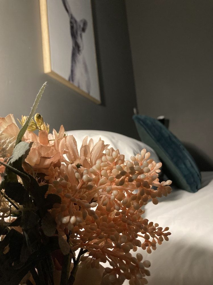 Cobb & Co Lodge Private King/Twin Ensuite 7