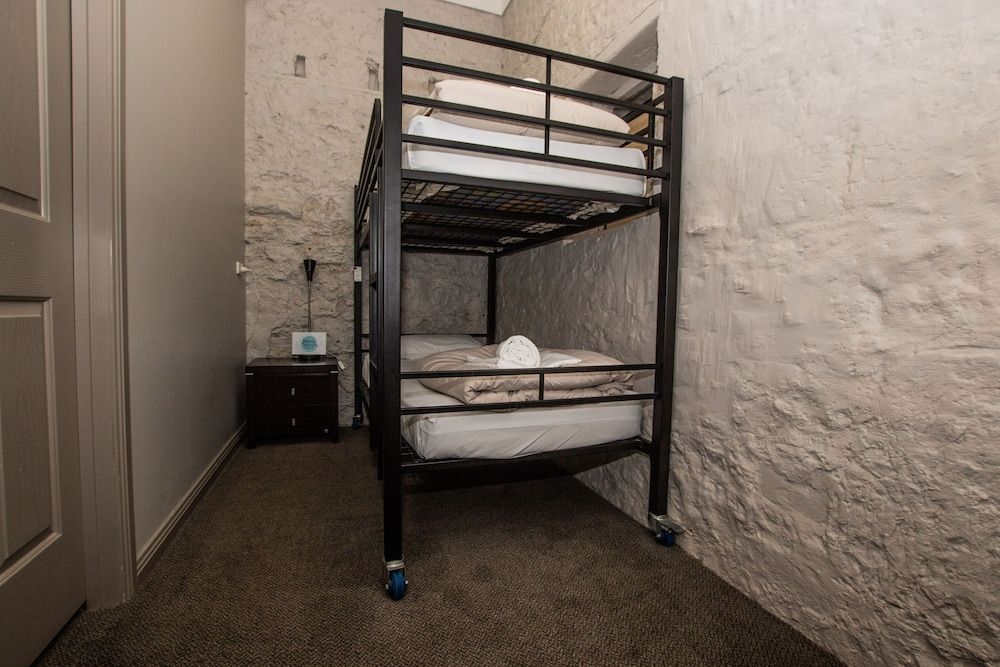 Cobb & Co Lodge Private Single Bunk Room x 1