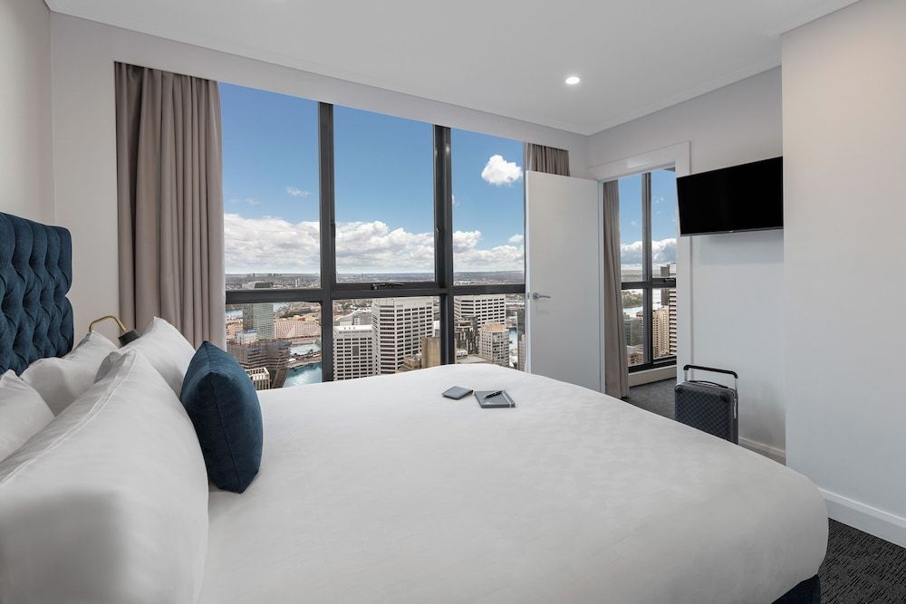 Meriton Suites Pitt Street, Sydney 3 Bedroom West Penthouse 3