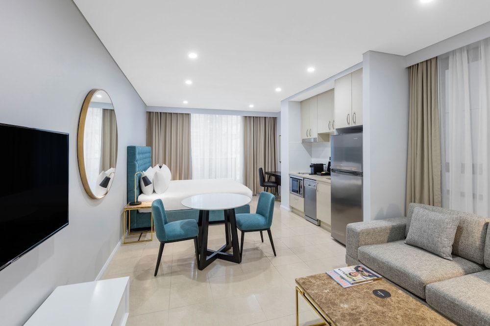Meriton Suites Pitt Street, Sydney Studio Luxe Suite 5