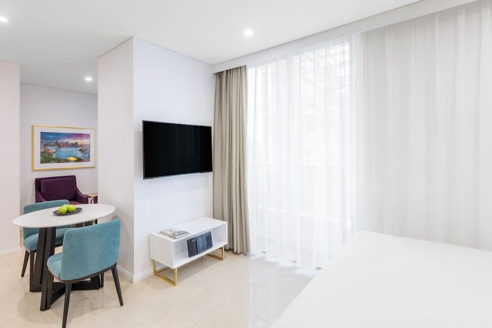 Meriton Suites Pitt Street, Sydney Studio Luxe Suite 6