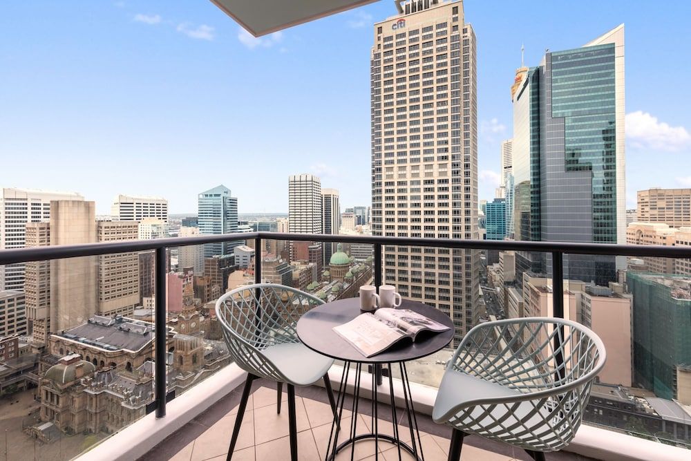 undefined Meriton Suites Pitt Street, Sydney 5