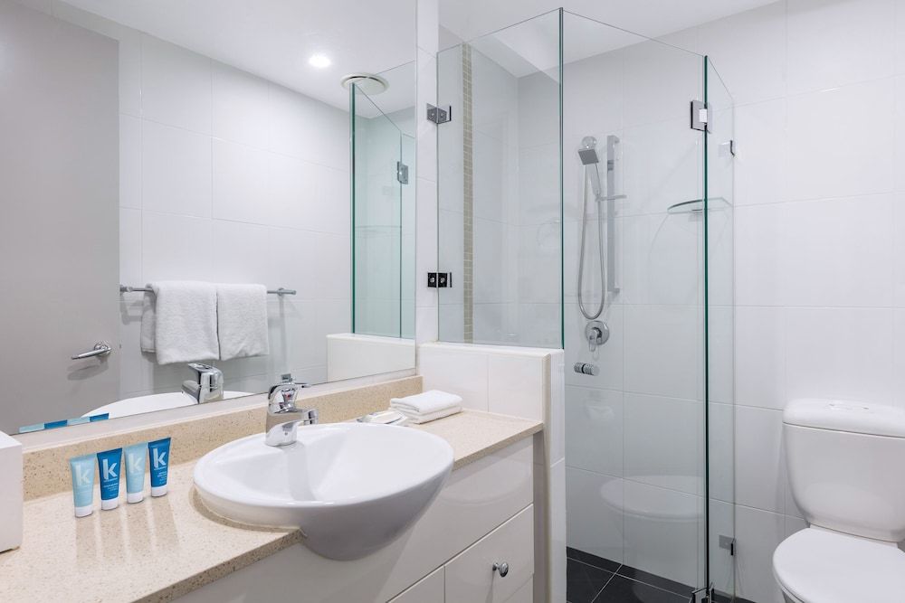 Meriton Suites Pitt Street, Sydney Studio Luxe Suite 4