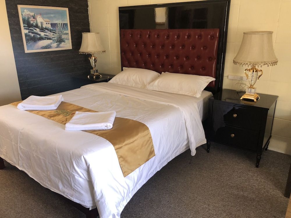 Inland Oasis Motel Premium Double Room 5