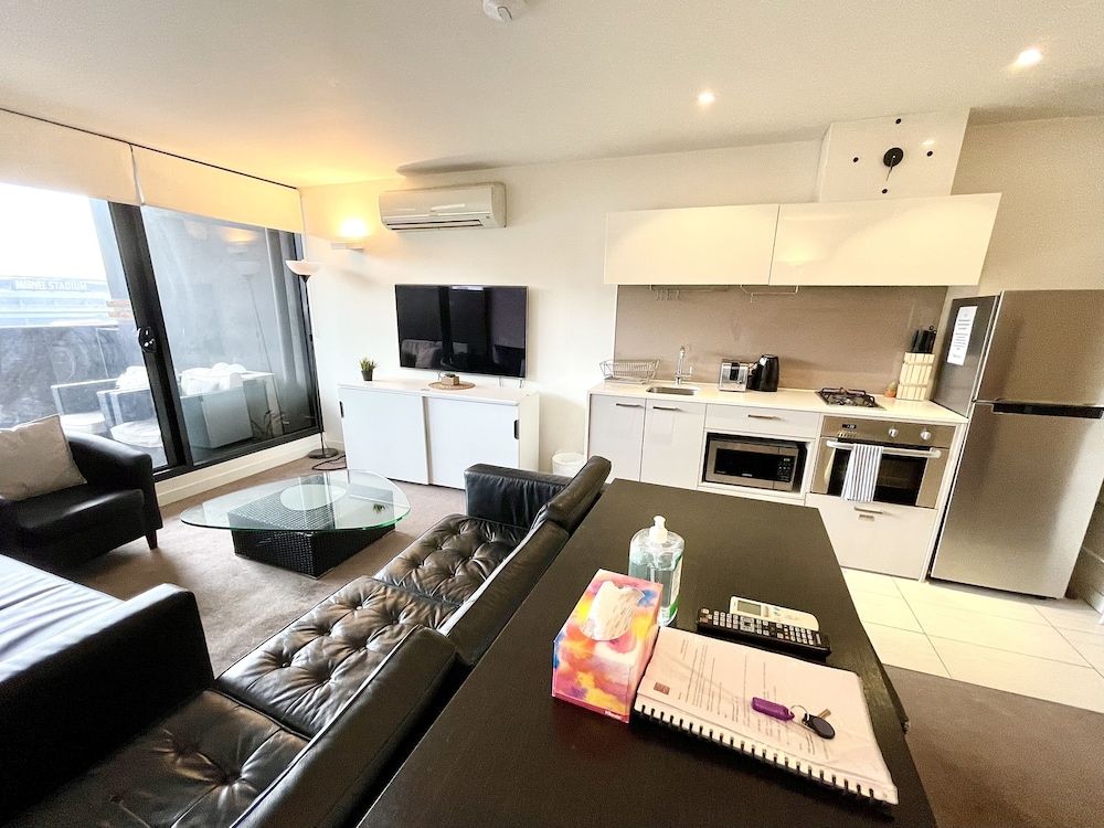 ReadySet Apartments on Spencer City Apartment, 1 Bedroom 4