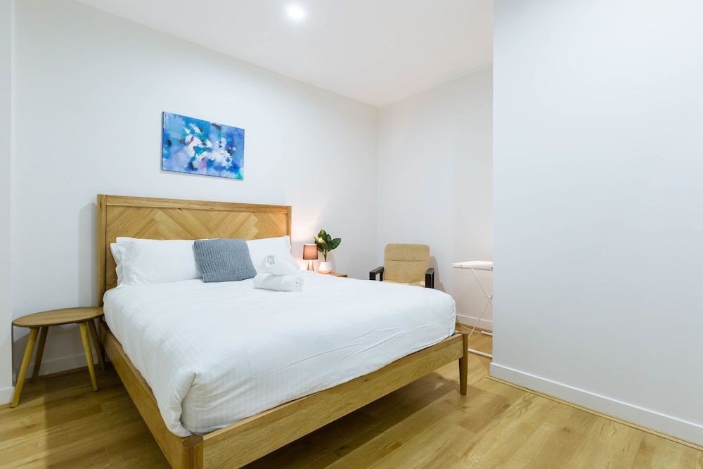 undefined HAZEL, 3BDR Melbourne Apartment 6