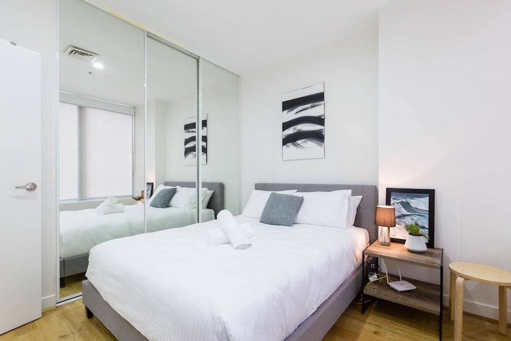 undefined HAZEL, 3BDR Melbourne Apartment 7
