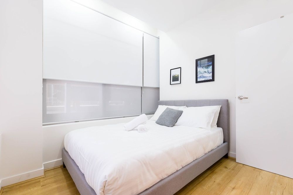 undefined HAZEL, 3BDR Melbourne Apartment 8