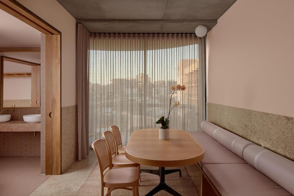 The Calile Hotel Deluxe Suite, 1 King Bed, Pool View 6