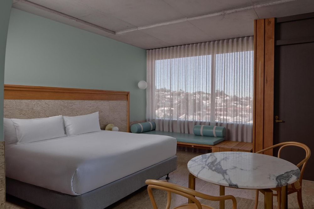 The Calile Hotel Room, 1 King Bed or 2 Twin, Urban Room 2