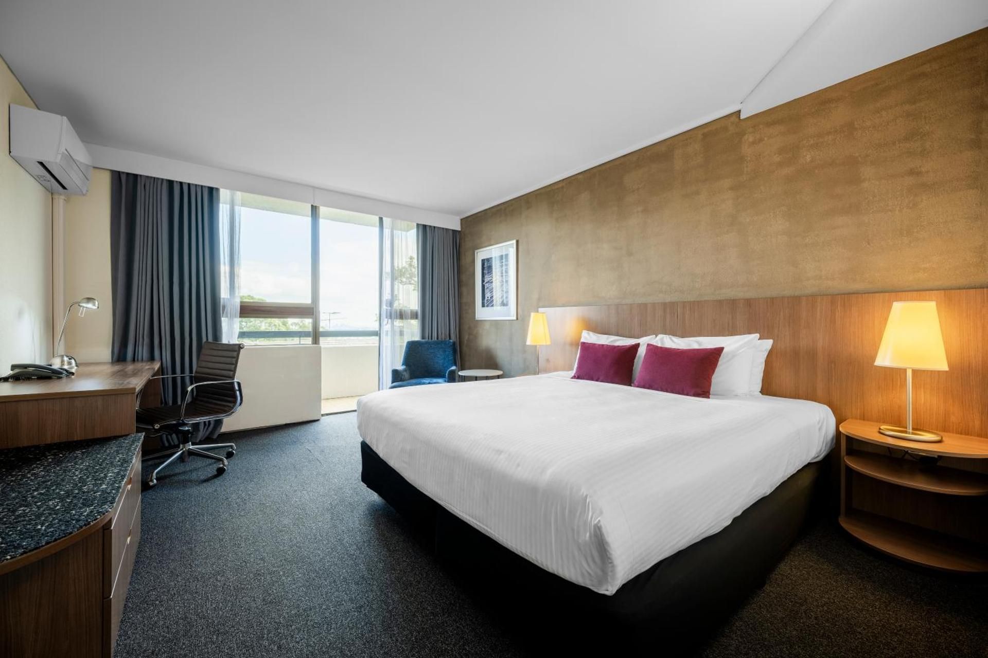 Superior Room With 1 King Bed With Balcony