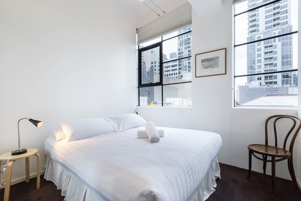 CYNTHIA, 2BDR Melbourne Apartment