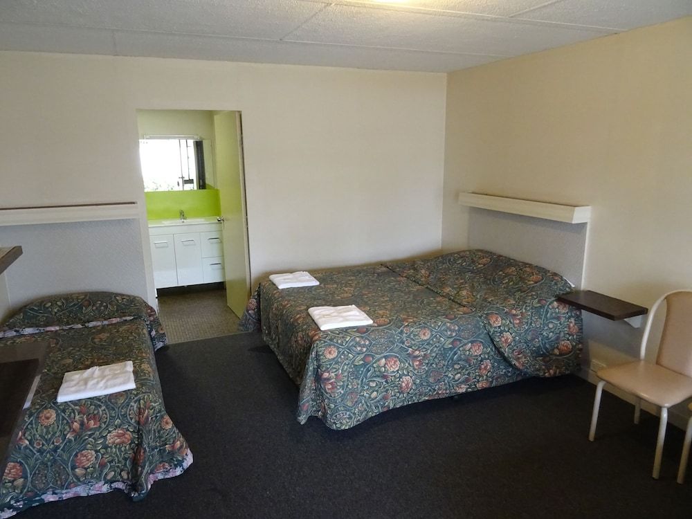 Paringa Hotel Motel Standard Room 3