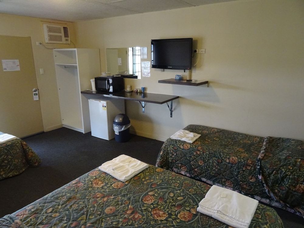 Paringa Hotel Motel Standard Room 2