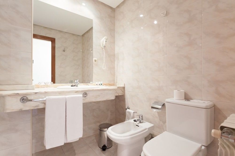 Hotel Ciudad de Compostela Basic Double or Twin Room, 1 Bedroom 9