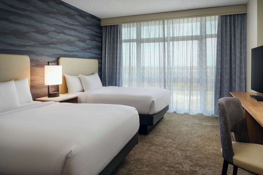 Suite, 2 Queen Beds, Hearing Accessible