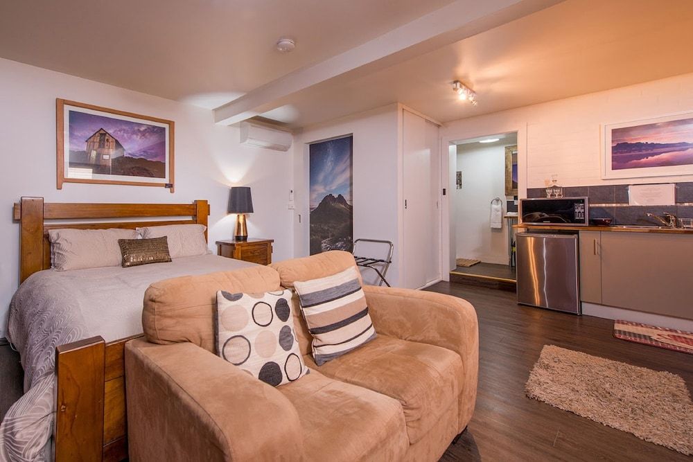 Executive Studio - The Gallery