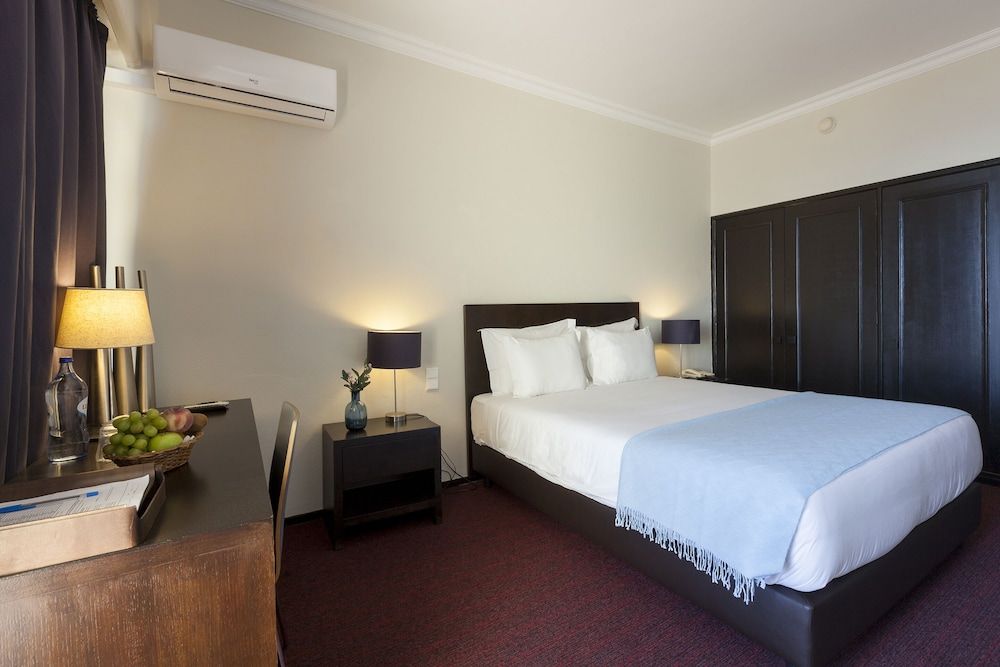 Carcavelos Beach Hotel Standard Single Room 2