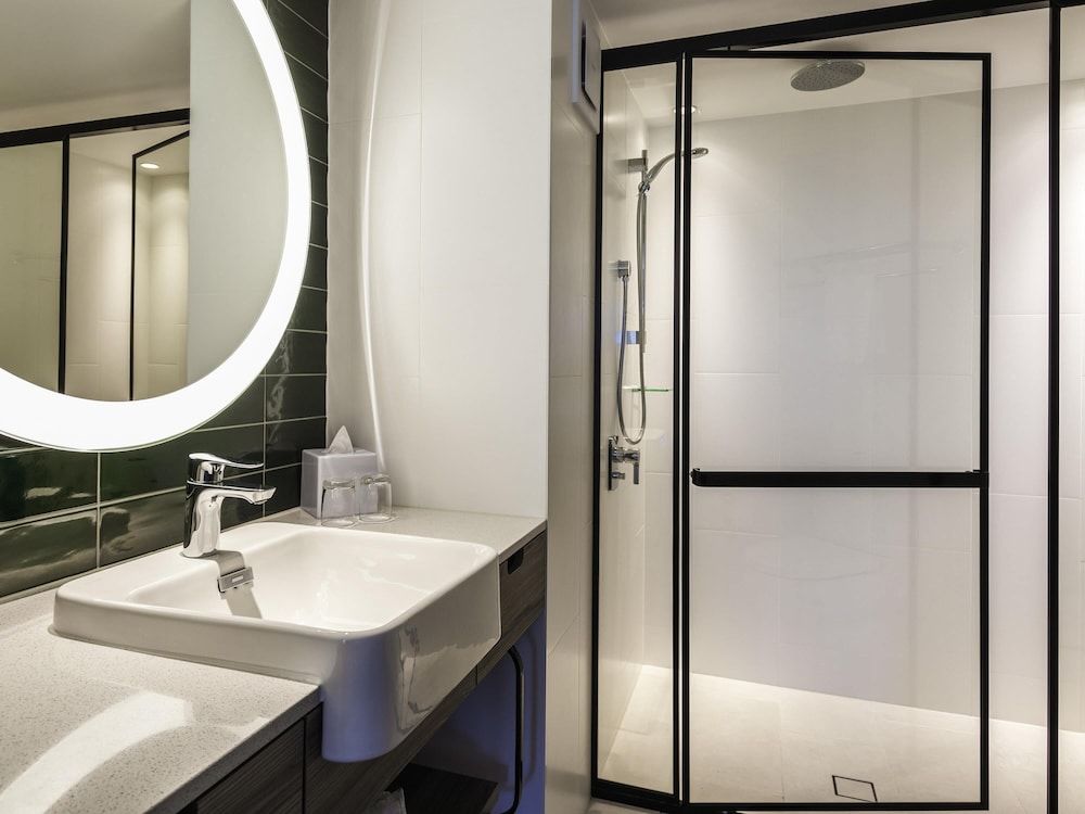 Novotel Sydney Darling Square Superior Room, 1 King Bed 7