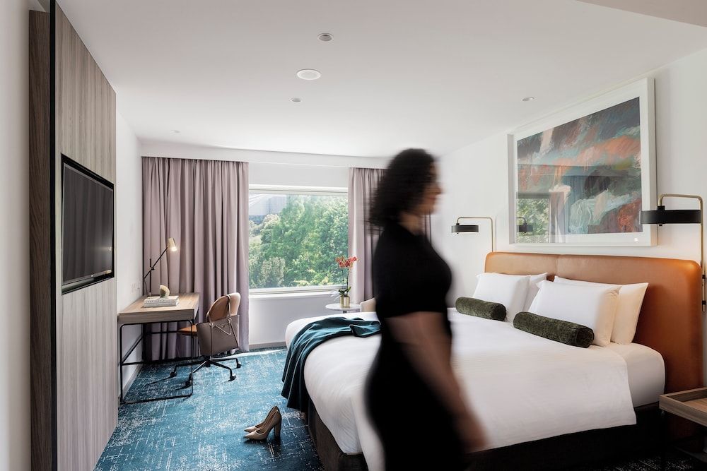 Novotel Sydney Darling Square Superior Room, 1 King Bed 5