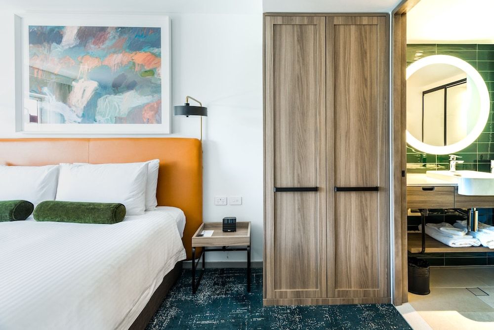 Novotel Sydney Darling Square Superior Room, 1 King Bed