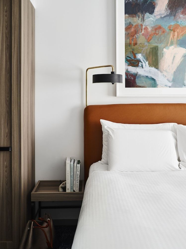 Novotel Sydney Darling Square Superior Room, 1 King Bed 2
