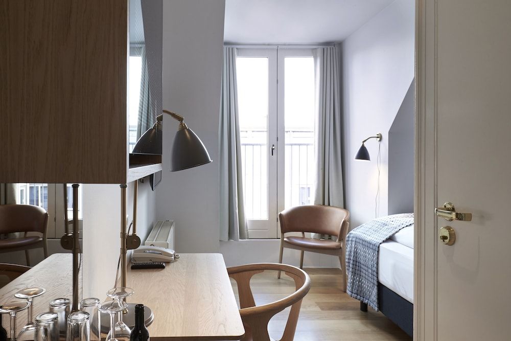 Copenhagen Strand Hotel Small double room 3