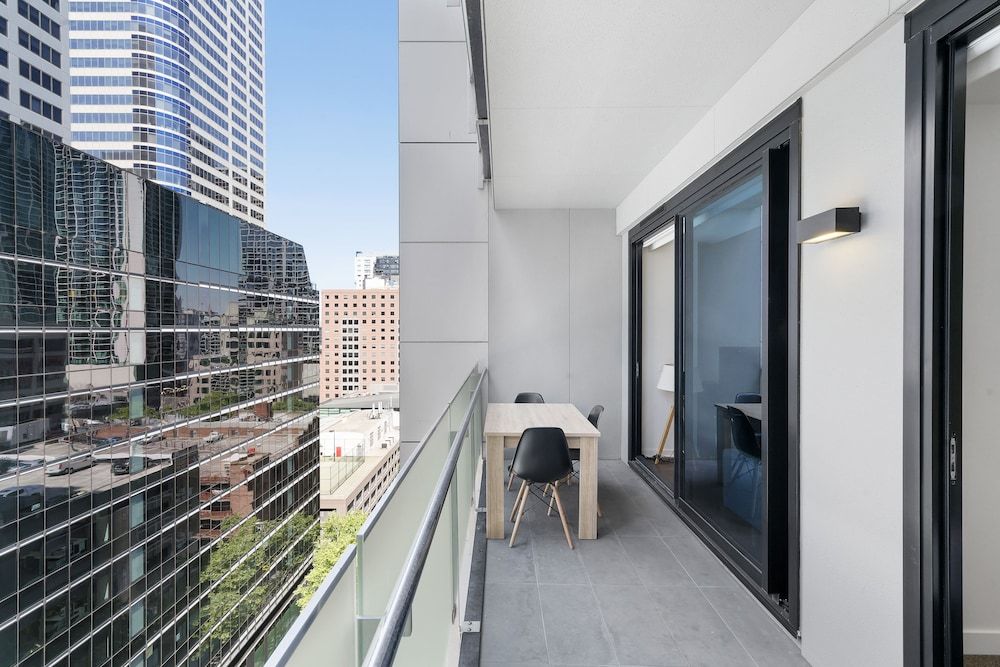 undefined EDWARD, 3BDR Melbourne Apartment 7