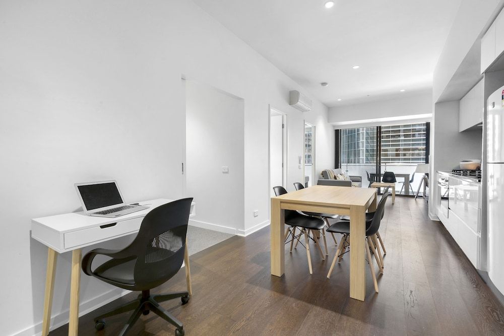 undefined EDWARD, 3BDR Melbourne Apartment 5