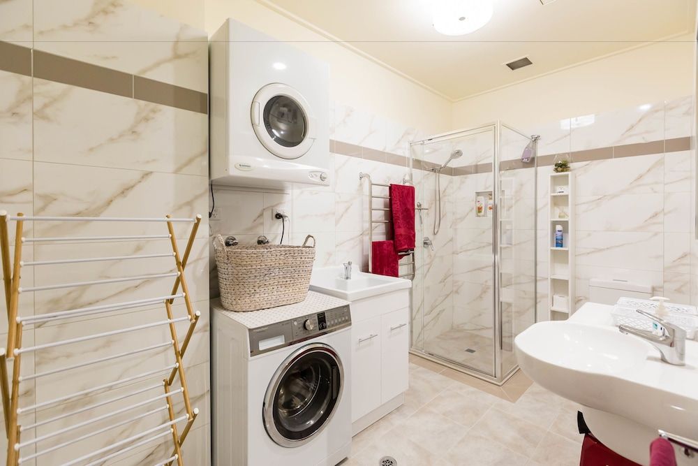 ARCHIE, 1BDR Melbourne Apartment Premium Apartment, 1 Bedroom, Private Bathroom 18