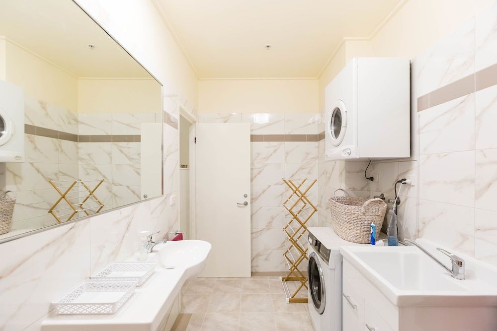 ARCHIE, 1BDR Melbourne Apartment Premium Apartment, 1 Bedroom, Private Bathroom 19