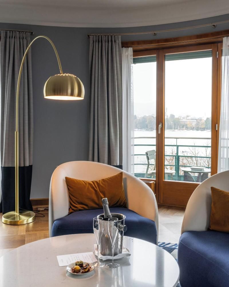 Junior Suite with Lake View