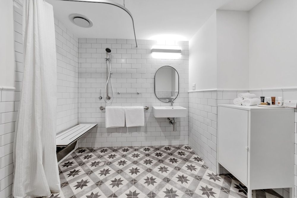 The National Hotel Deluxe Double Room, Accessible 4