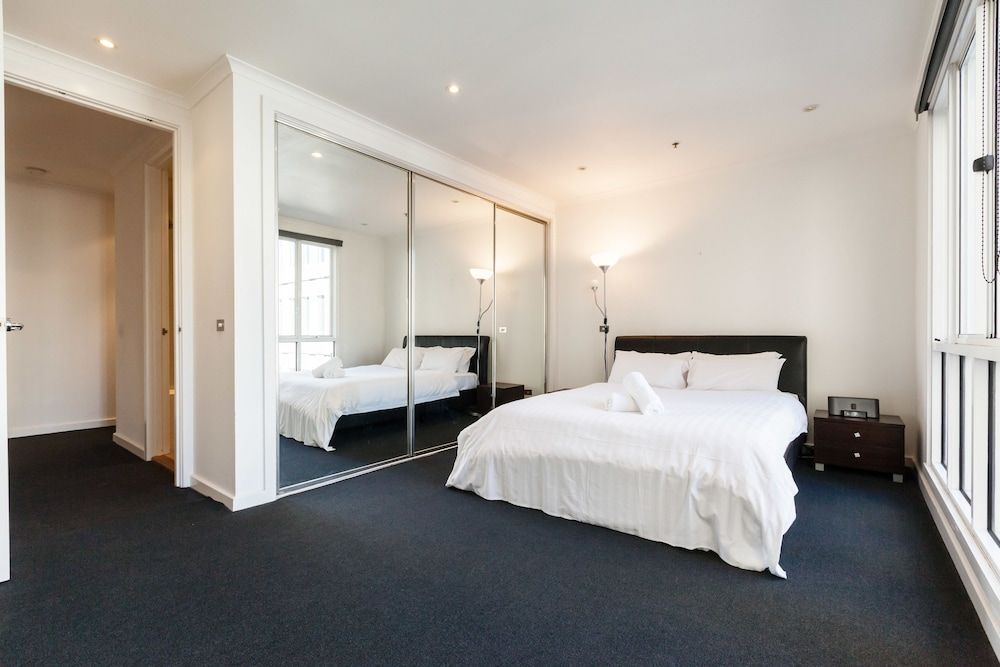 CLAUDE, 2BDR Melbourne Apartment Basic Apartment, 2 Bedrooms, Balcony 8