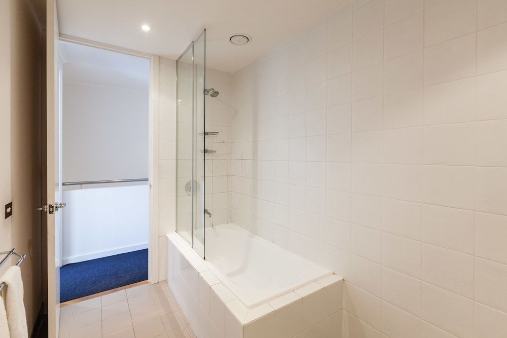 CLAUDE, 2BDR Melbourne Apartment Basic Apartment, 2 Bedrooms, Balcony 13