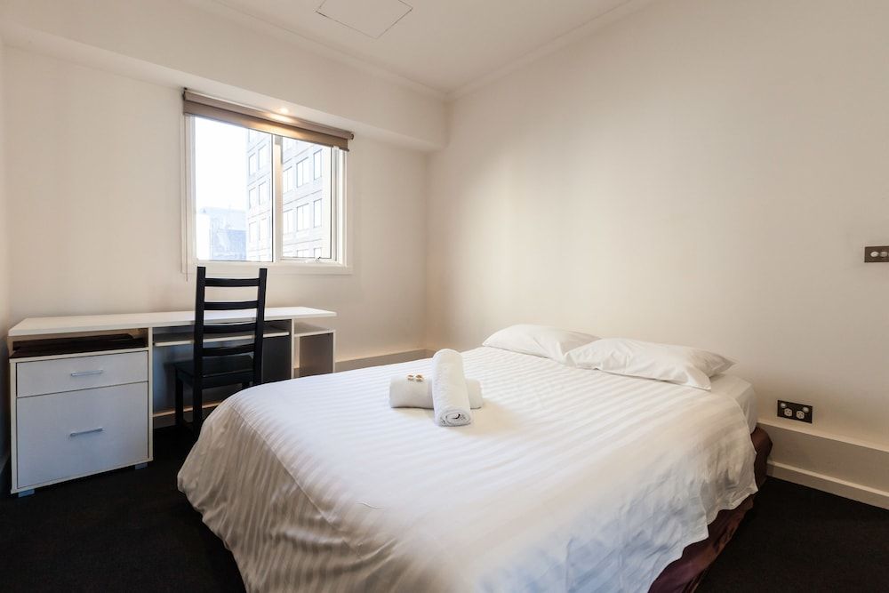 undefined CLAUDE, 2BDR Melbourne Apartment