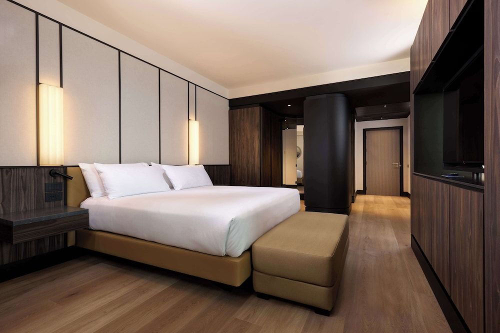 King Executive Alcove Room