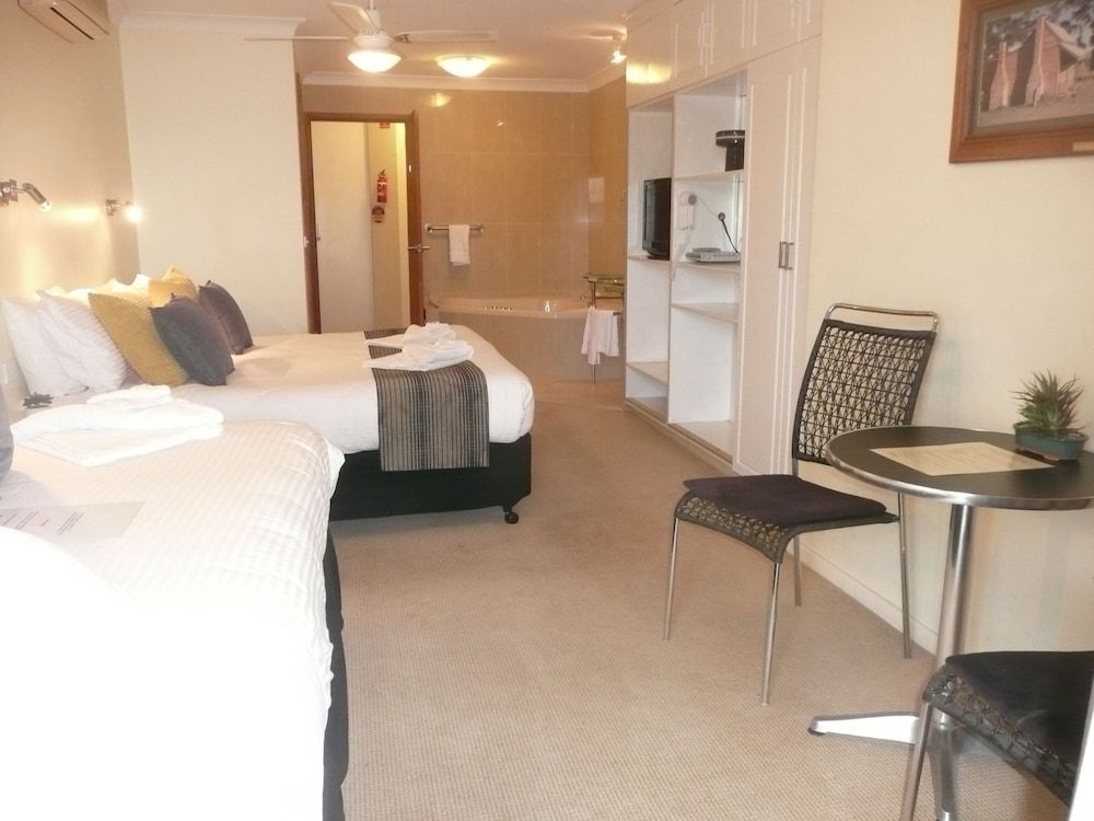 Getaway Inn Boutique Guest House Deluxe Spa Suite Room 4