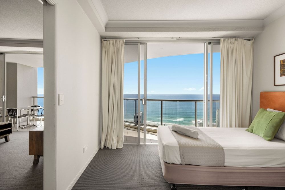 Chevron Renaissance Private Apartments Superior Apartment, 2 Bedrooms - Ocean, River or Garden Views 7