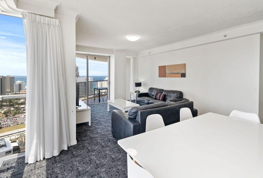 Lvl 27 Ocean View 3 Bedroom Apartment