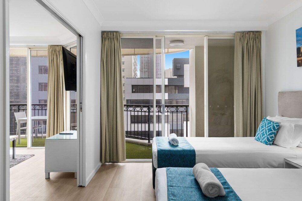 Chevron Renaissance Private Apartments Superior Apartment, 2 Bedrooms - Ocean, River or Garden Views 6