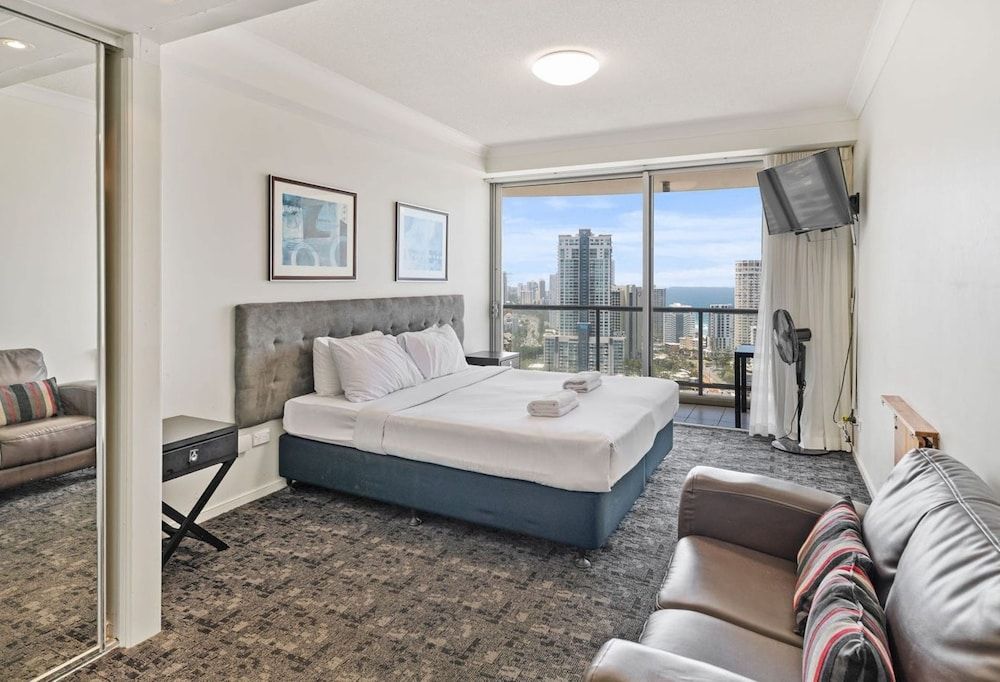 Lvl 27 Ocean View 3 Bedroom Apartment