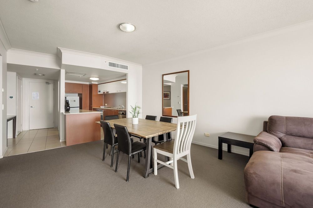 Chevron Renaissance Private Apartments Superior Apartment, 2 Bedrooms - Ocean, River or Garden Views 47